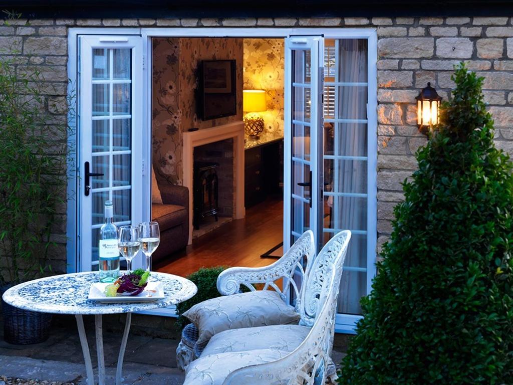 The Crown Inn Пітерборо Номер фото
